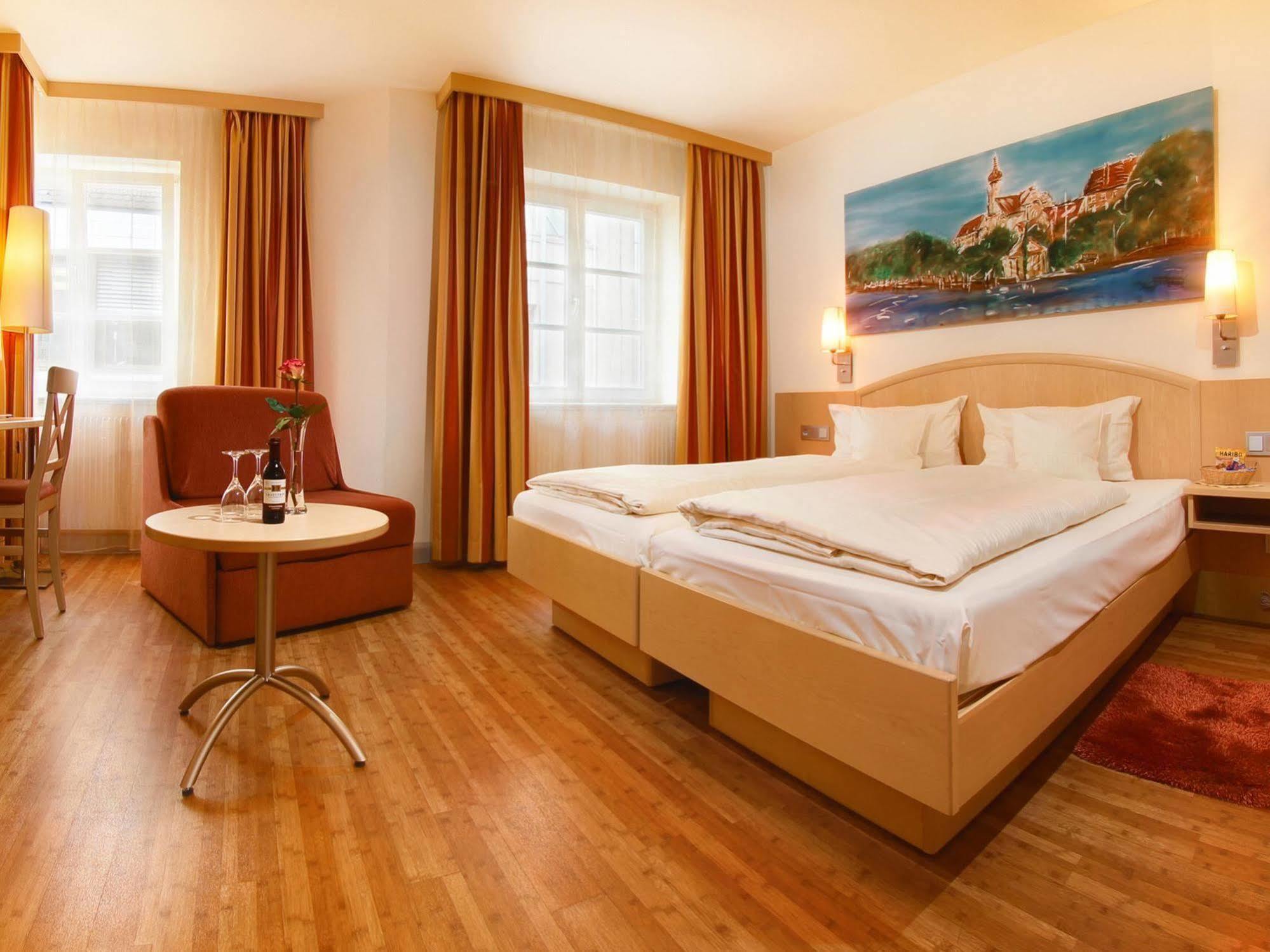 Hotel Gasthof Zum Ochsen Ehingen (Alb-Donau) Exterior foto